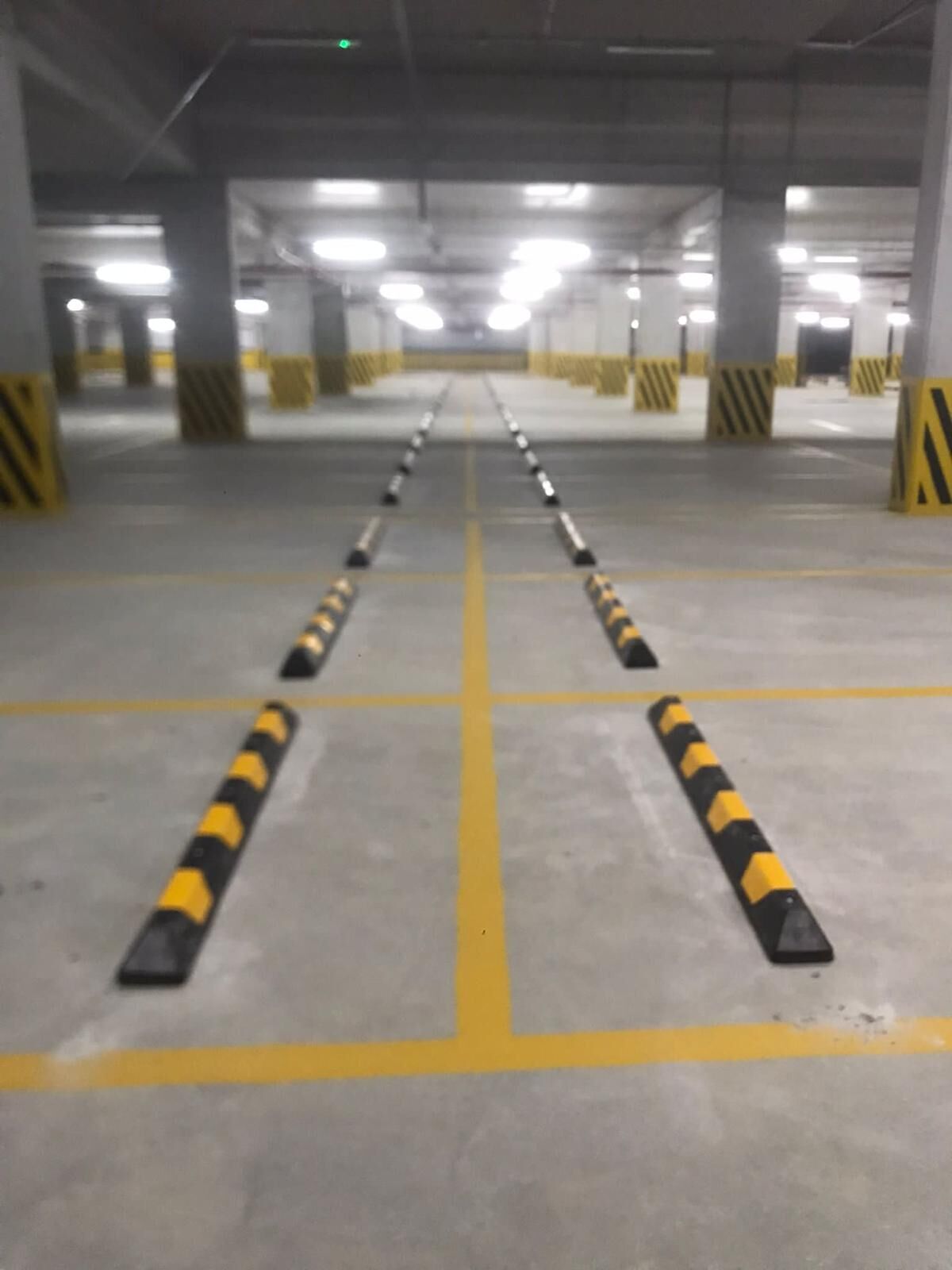 Kauçuk Stoper  Kauçuk Araç Durdurucu Kauçuk Otopark Stoperi 190 cm Siyah